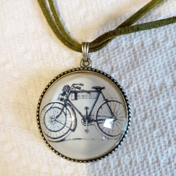 Vintage Bike & Key zipper Bag & Bike Necklace set - Picture 2 of 4